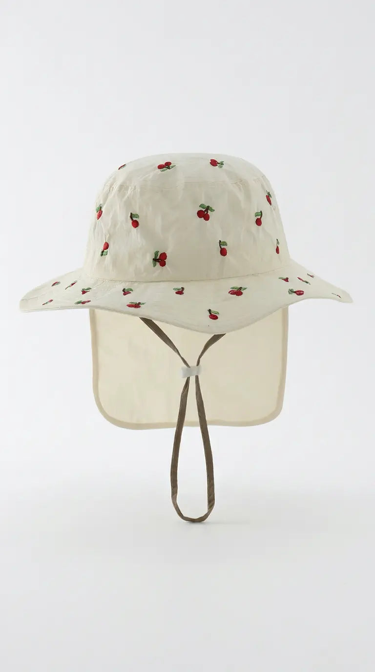 Chapeau de Soleil pour Bébé avec Couvre-Nuque Brodé « Cerises » – Blanc Ivoire